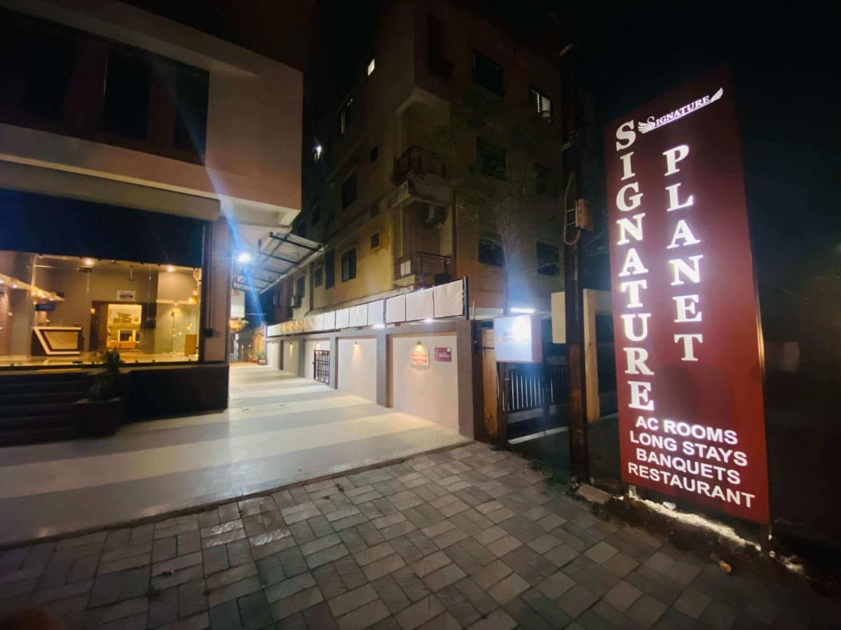 Hotel Signature Planet Indore Bagian luar foto