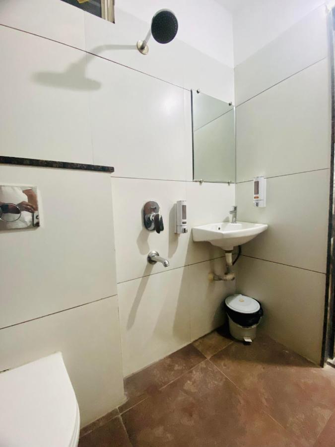 Hotel Signature Planet Indore Bagian luar foto