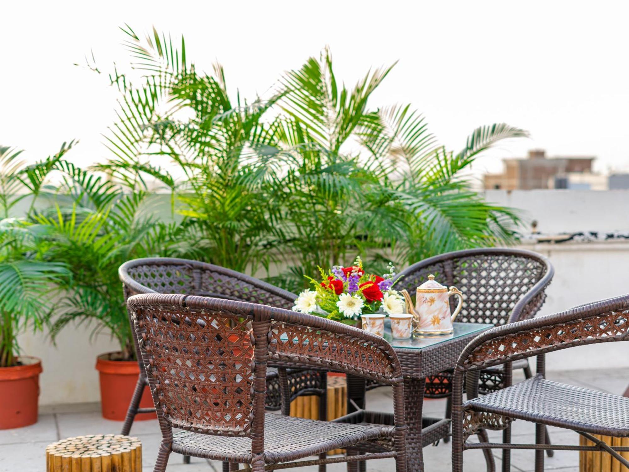 Hotel Signature Planet Indore Bagian luar foto