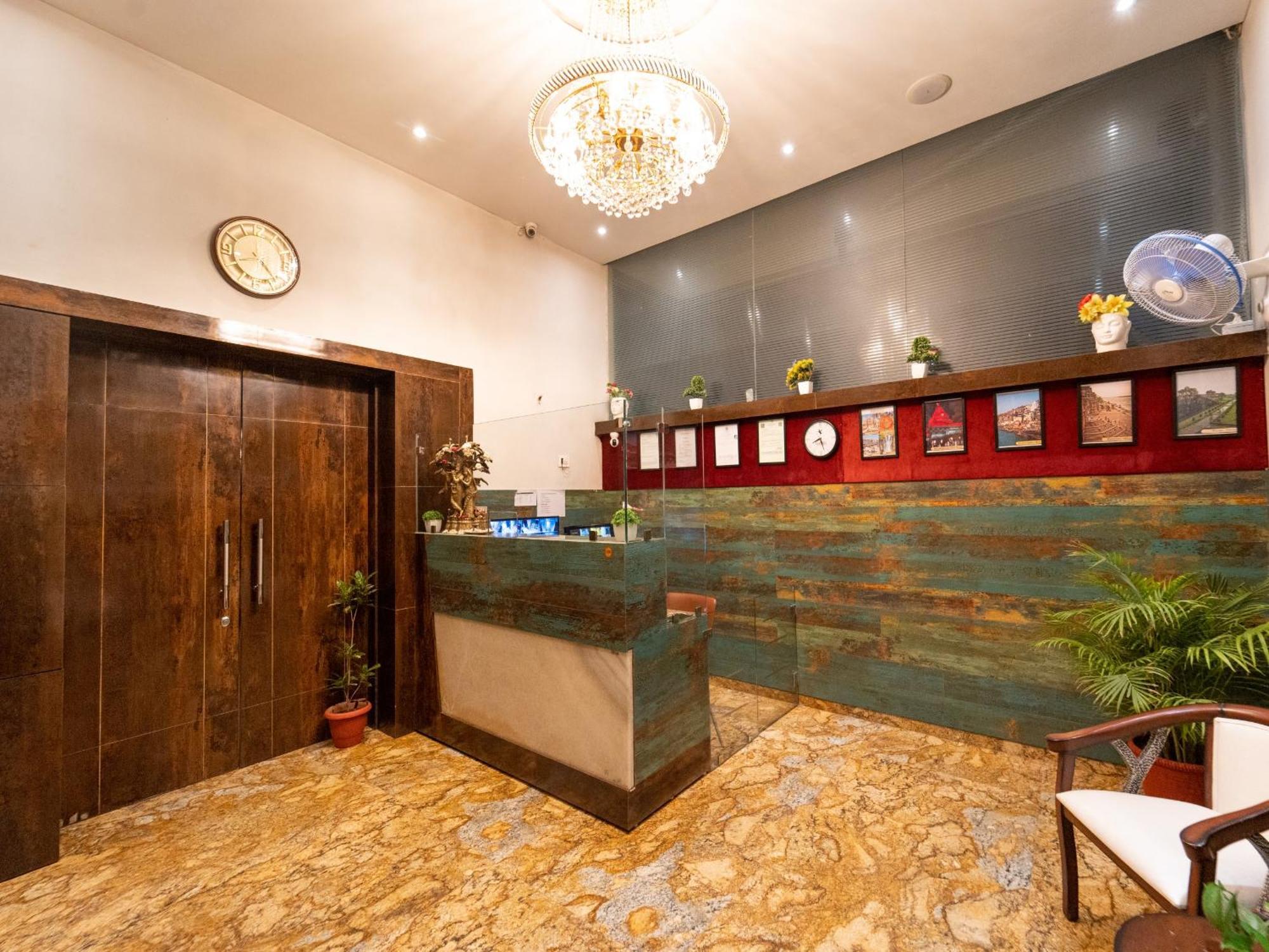 Hotel Signature Planet Indore Bagian luar foto